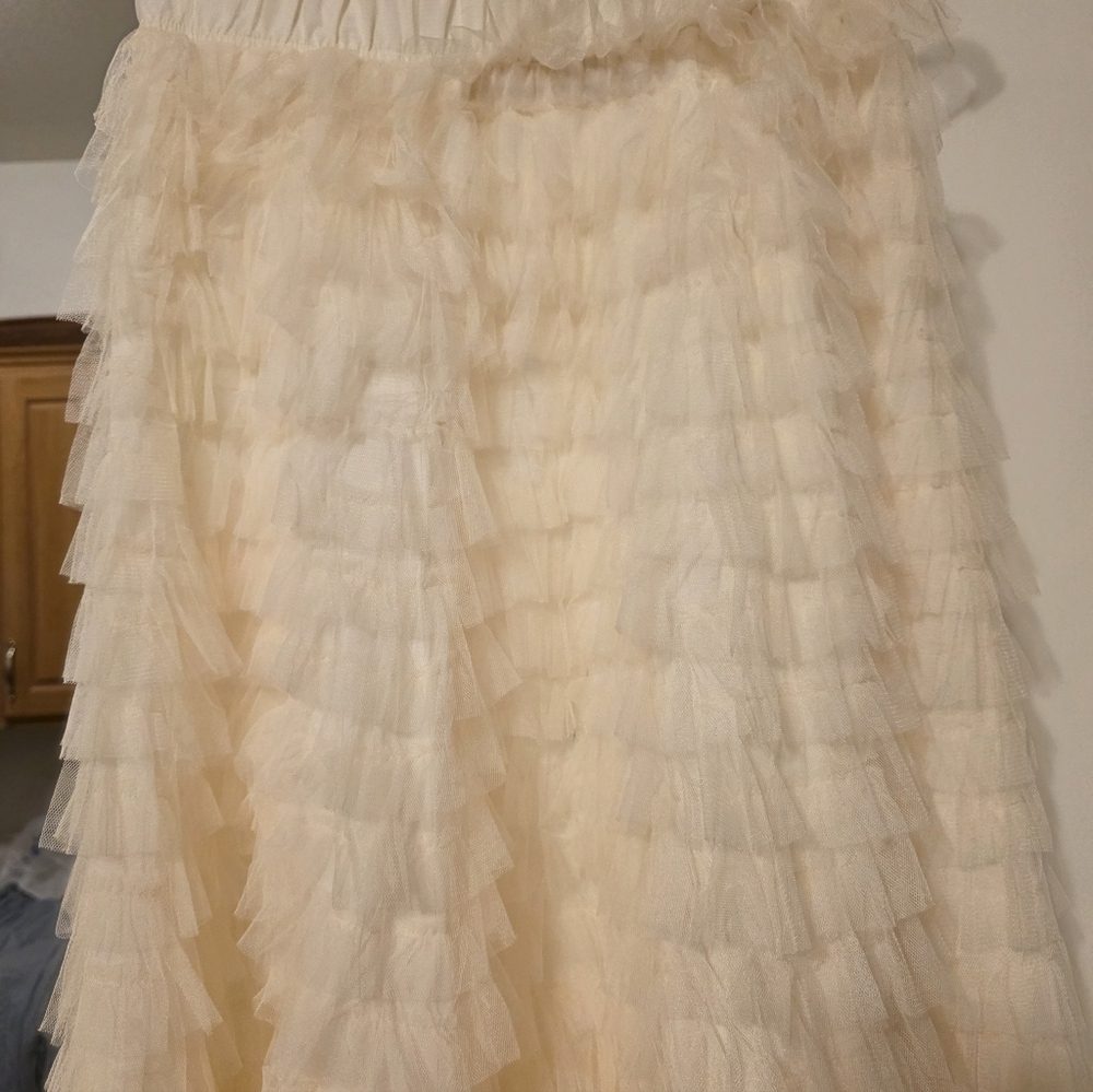 Chicwish Swan Cloud Tulle Tiered Maxi EUC M/L - Picture 15 of 17